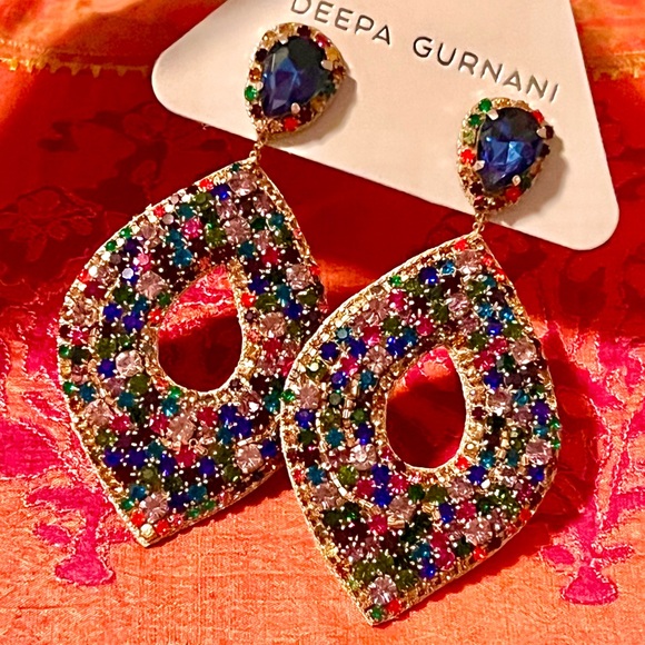 🌺🎉HP🎉🌺 NWT Deepa Gurnani Luxe Beaded Crystal Chandeliers - Picture 7 of 17